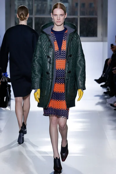 Look 10
